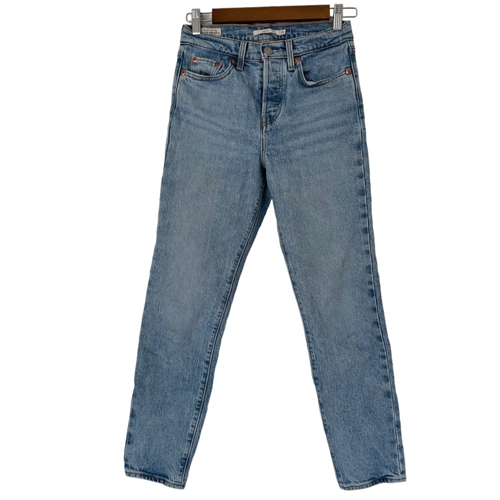 Levi's Premium Wedgie‎ Icon High-Rise Jeans In the Color the dreams Size 25